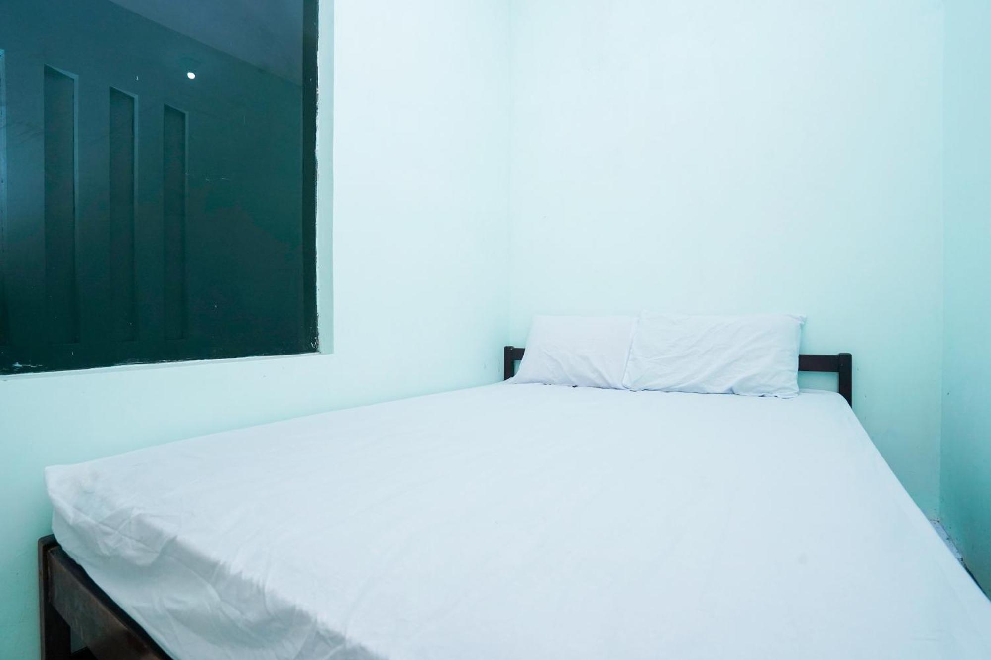 Hotel Oyo Life 2309 Kost Si Mbok Vivi Surabaja Zewnętrze zdjęcie